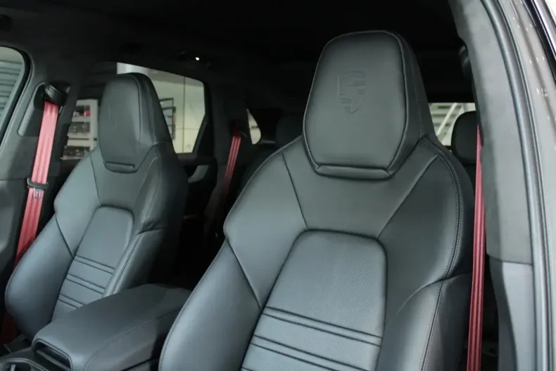 Porsche Cayenne din 2025 cu 0 km - oferta POR127761 - foto 6