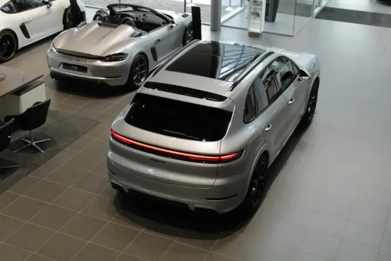 Porsche Cayenne din 2025 cu 0 km - oferta POR127762 - foto 14