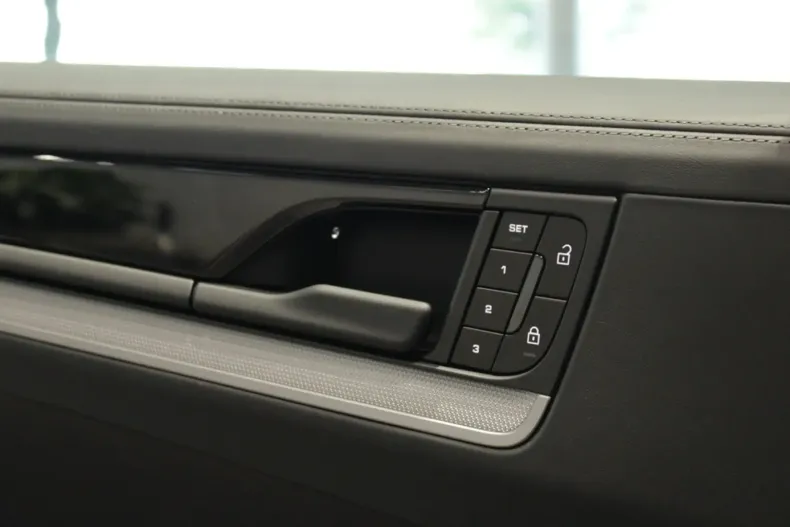 Porsche Cayenne din 2025 cu 0 km - oferta POR127762 - foto 19