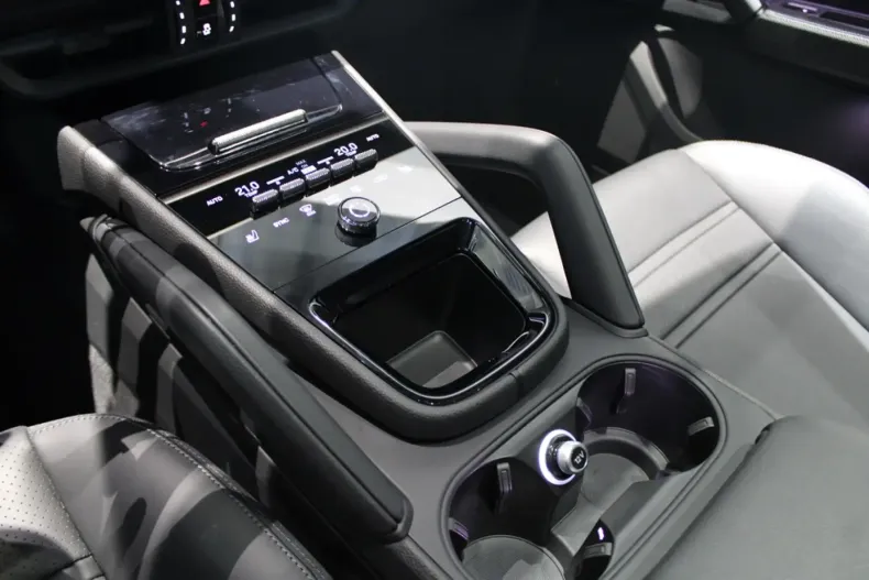 Porsche Cayenne din 2024 cu 18.570 km - oferta POR127767 - foto 6