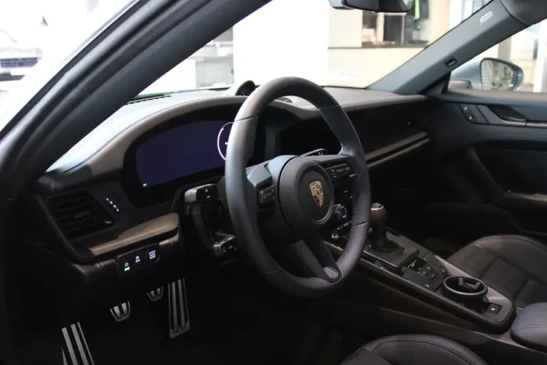 Porsche 911 din 2025 cu 3.200 km - oferta POR127768 - foto 6