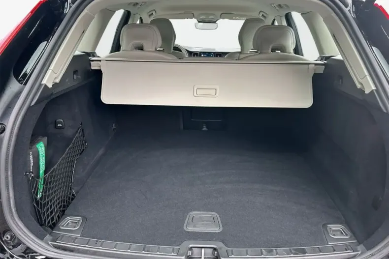 Volvo XC60 din 2024 cu 21.213 km - oferta VOL127770 - foto 8