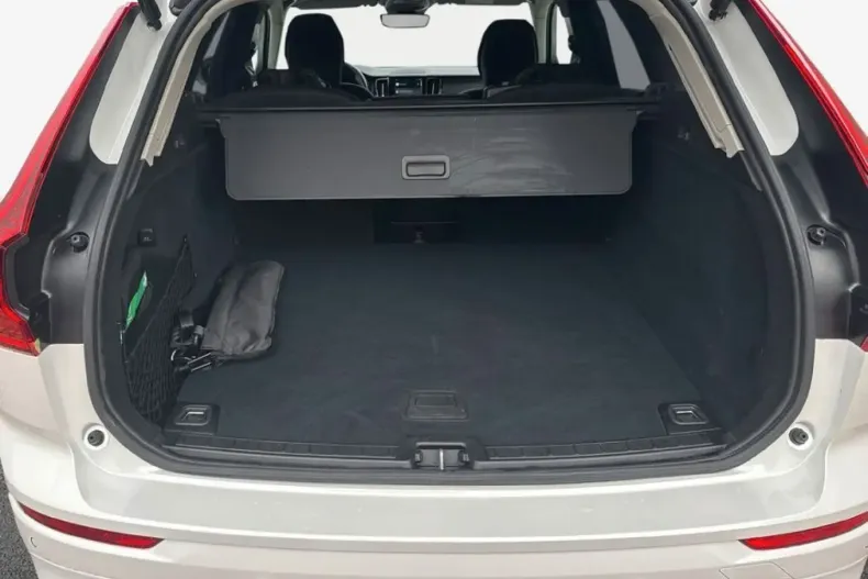 Volvo XC60 din 2024 cu 22.110 km - oferta VOL127780 - foto 5