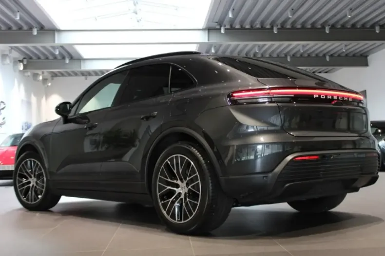 Porsche Macan din 2025 cu 0 km - oferta POR127786 - foto 2