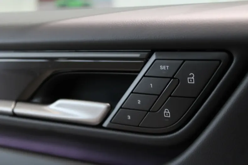 Porsche Macan din 2025 cu 0 km - oferta POR127786 - foto 18