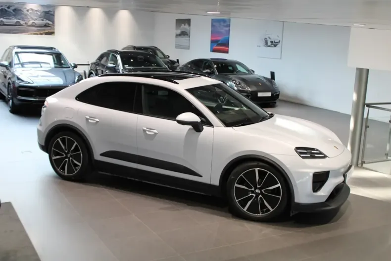 Porsche Macan din 2024 cu 9.500 km - oferta POR127787 - foto 7