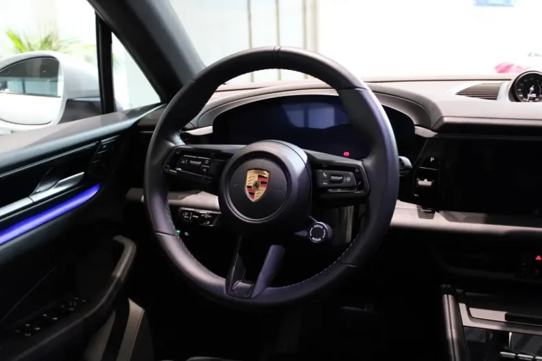 Porsche Macan din 2024 cu 9.500 km - oferta POR127787 - foto 18