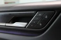 Porsche Macan din 2024 cu 9.500 km - oferta POR127787 - foto 19