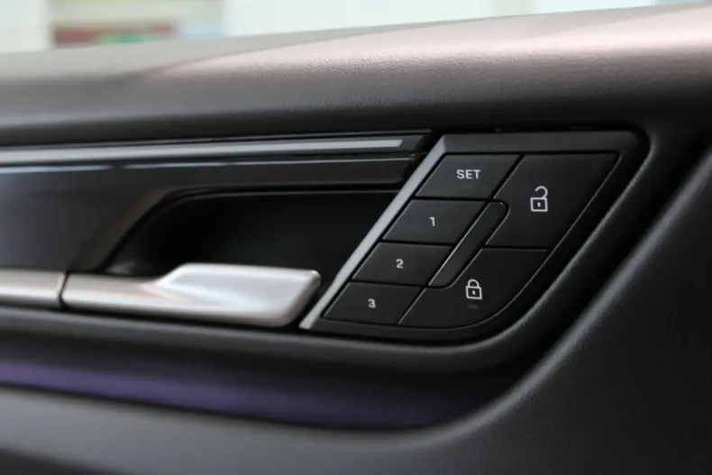 Porsche Macan din 2024 cu 9.500 km - oferta POR127787 - foto 19