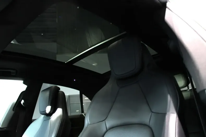 Porsche Macan din 2024 cu 9.500 km - oferta POR127787 - foto 21