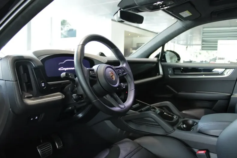 Porsche Cayenne din 2024 cu 27.500 km - oferta POR127788 - foto 3