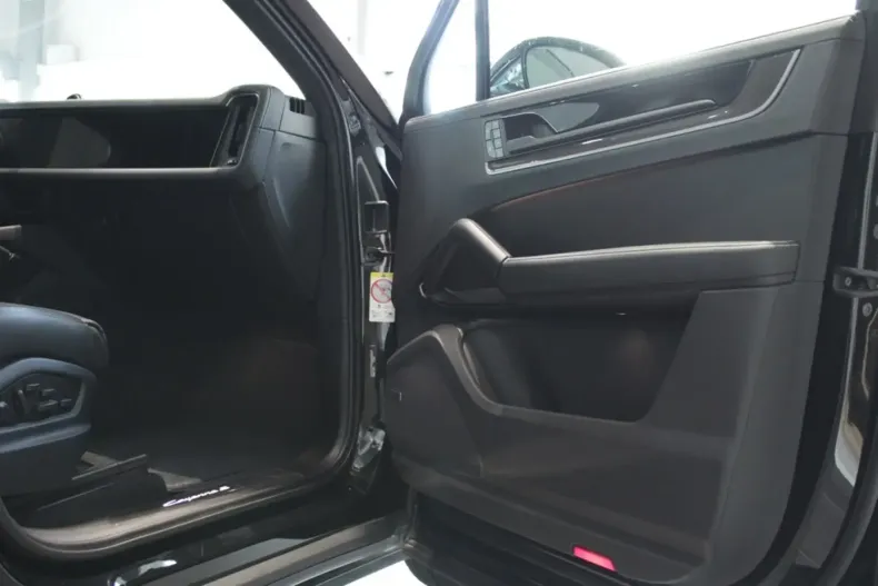 Porsche Cayenne din 2024 cu 27.500 km - oferta POR127788 - foto 7