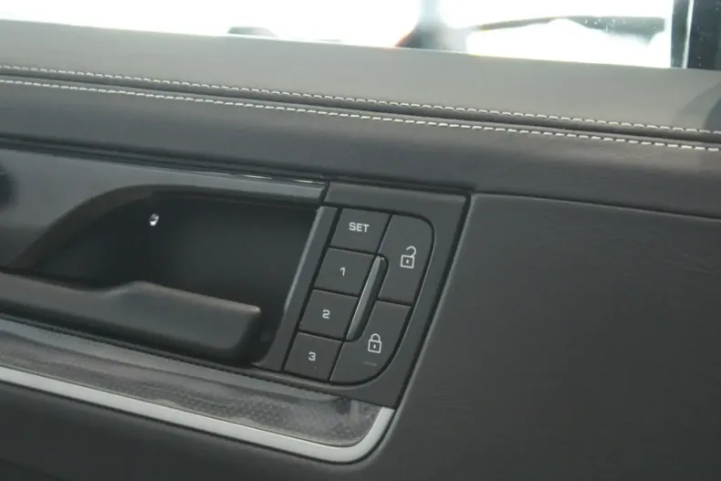 Porsche Cayenne din 2024 cu 27.500 km - oferta POR127788 - foto 13