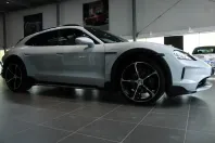 Porsche Taycan din 2024 cu 250 km - oferta POR127789 - foto 3