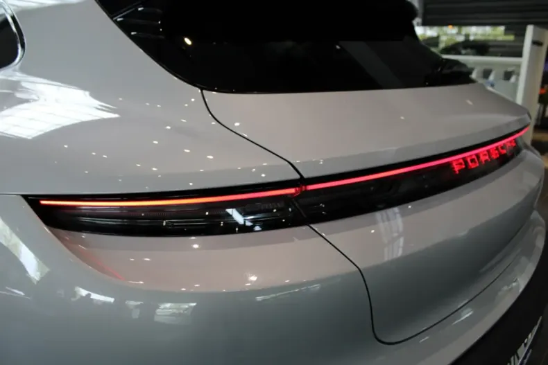 Porsche Taycan din 2024 cu 250 km - oferta POR127789 - foto 10