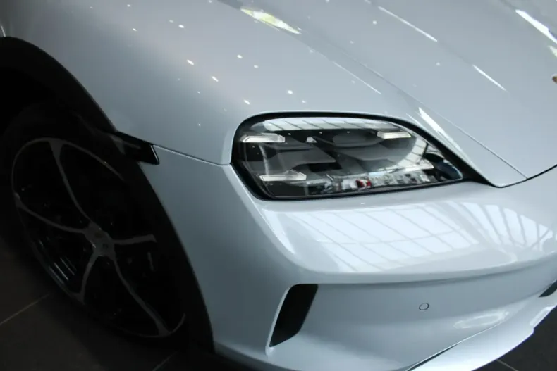 Porsche Taycan din 2024 cu 250 km - oferta POR127789 - foto 12