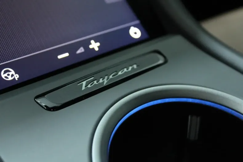 Porsche Taycan din 2024 cu 250 km - oferta POR127789 - foto 21