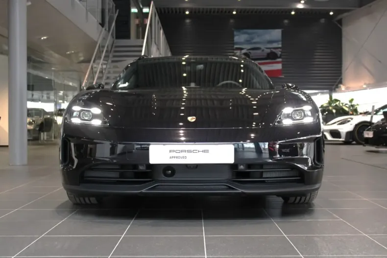 Porsche Taycan din 2024 cu 250 km - oferta POR127790 - foto 2