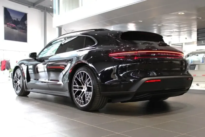 Porsche Taycan din 2024 cu 250 km - oferta POR127790 - foto 3