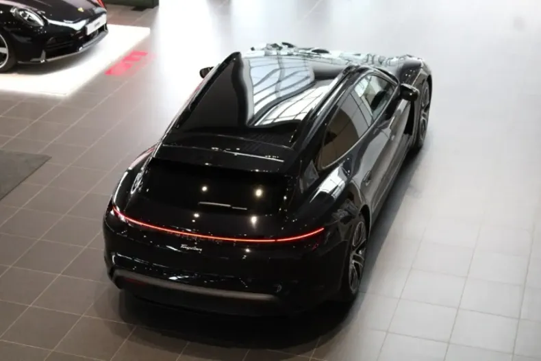 Porsche Taycan din 2024 cu 250 km - oferta POR127790 - foto 4