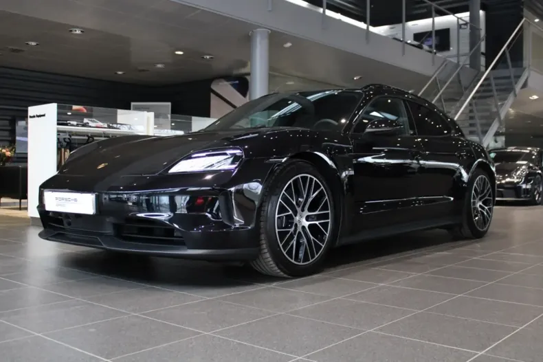 Porsche Taycan din 2024 cu 250 km - oferta POR127790 - foto 6