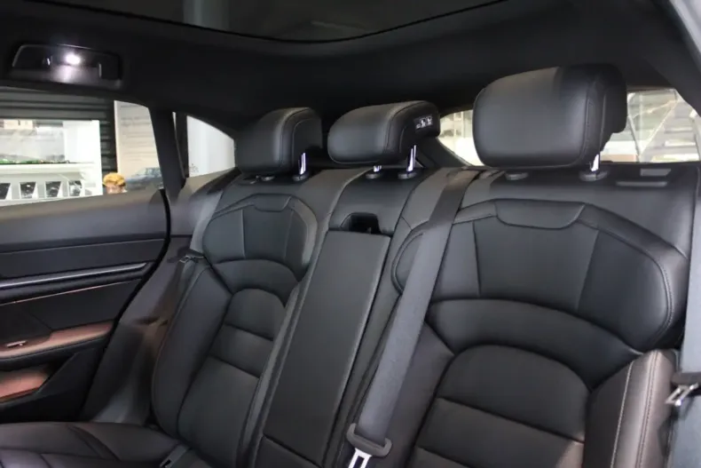 Porsche Taycan din 2024 cu 250 km - oferta POR127790 - foto 9