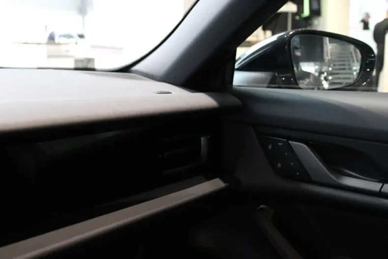 Porsche Taycan din 2024 cu 250 km - oferta POR127790 - foto 18