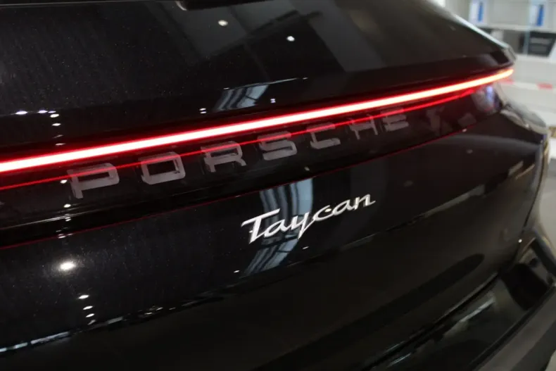 Porsche Taycan din 2024 cu 250 km - oferta POR127790 - foto 22