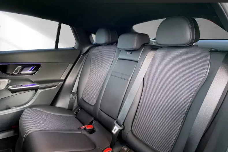 Mercedes-Benz GLC 200 din 2023 cu 5.799 km - oferta MER127795 - foto 10