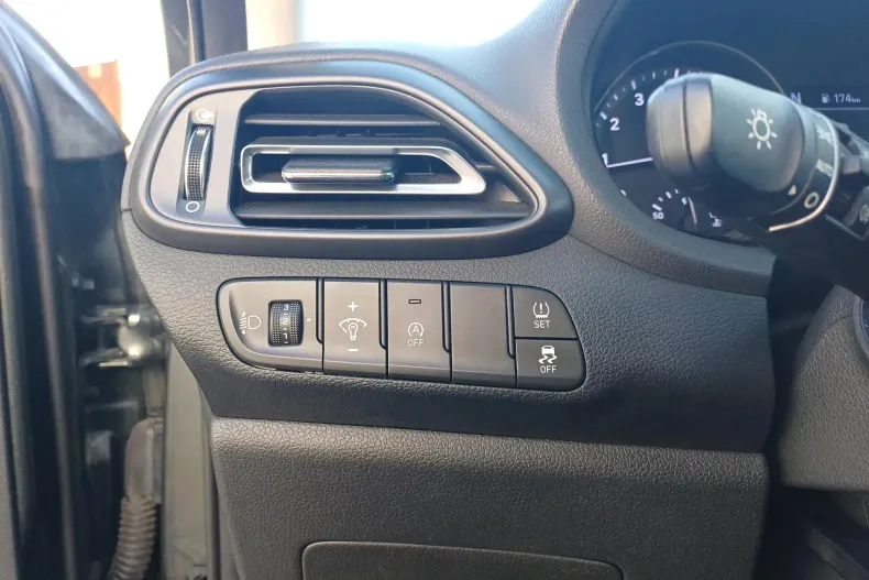 Hyundai i30 din 2022 cu 40.720 km - oferta HYU127482 - foto 11