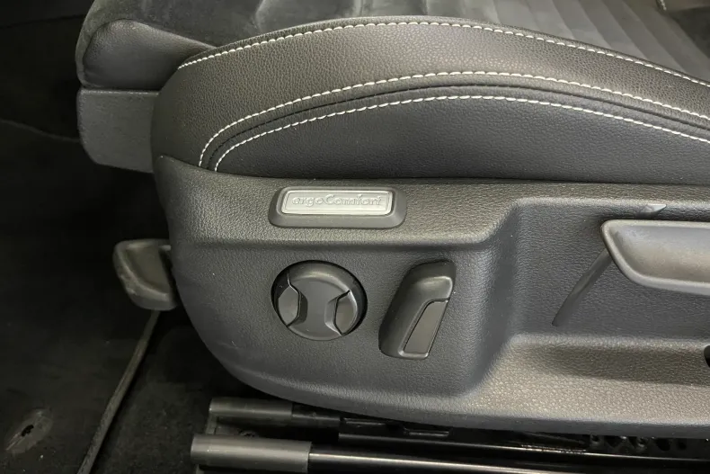 Volkswagen Passat din 2020 cu 64.325 km - oferta VOL127826 - foto 20