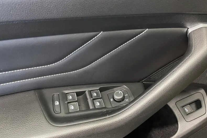 Volkswagen Passat din 2020 cu 64.325 km - oferta VOL127826 - foto 21