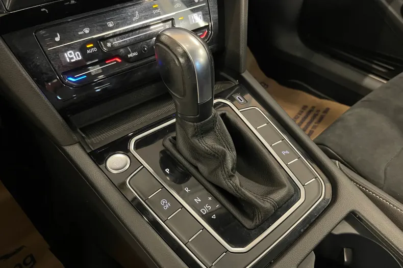 Volkswagen Passat din 2020 cu 64.325 km - oferta VOL127826 - foto 24