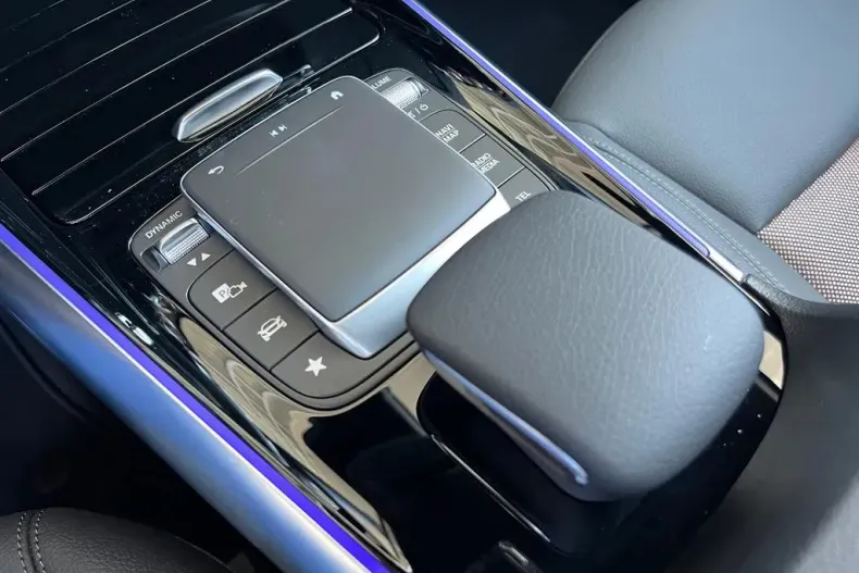 Mercedes-Benz EQA din 2023 cu 17.500 km - oferta MER127842 - foto 15