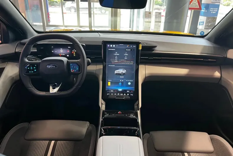 Ford Capri din 2025 cu 1 km - oferta FOR127867 - foto 7