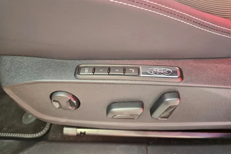 Ford Capri din 2025 cu 1 km - oferta FOR127867 - foto 9