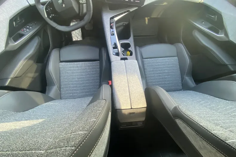 Peugeot 3008 din 2025 cu 750 km - oferta PEU127935 - foto 12