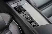 Volvo XC60 din 2019 cu 147.650 km - oferta VOL127974 - foto 24