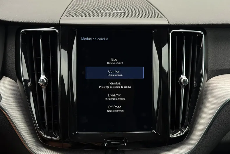 Volvo XC60 din 2019 cu 147.650 km - oferta VOL127974 - foto 31