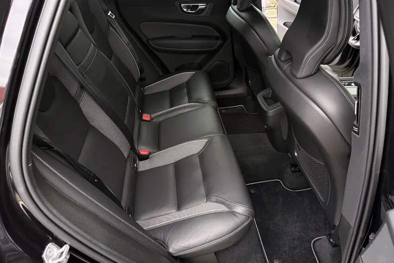 Volvo XC60 din 2019 cu 147.650 km - oferta VOL127974 - foto 36