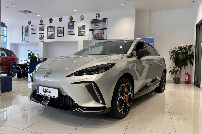 MG MG4 din 2024 cu 11 km - oferta MG0128007 - foto 1