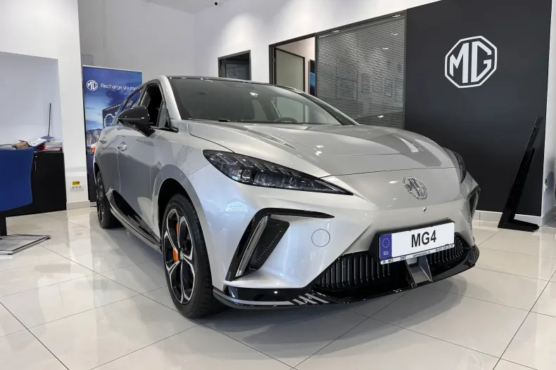 MG MG4 din 2024 cu 11 km - oferta MG0128007 - foto 2