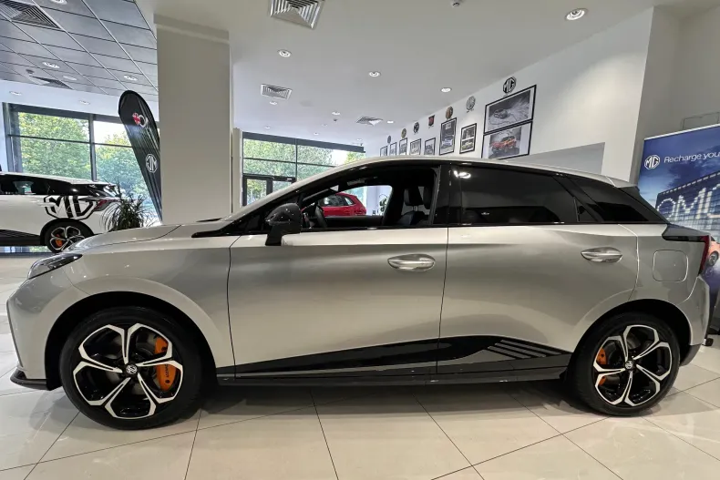 MG MG4 din 2024 cu 11 km - oferta MG0128007 - foto 3