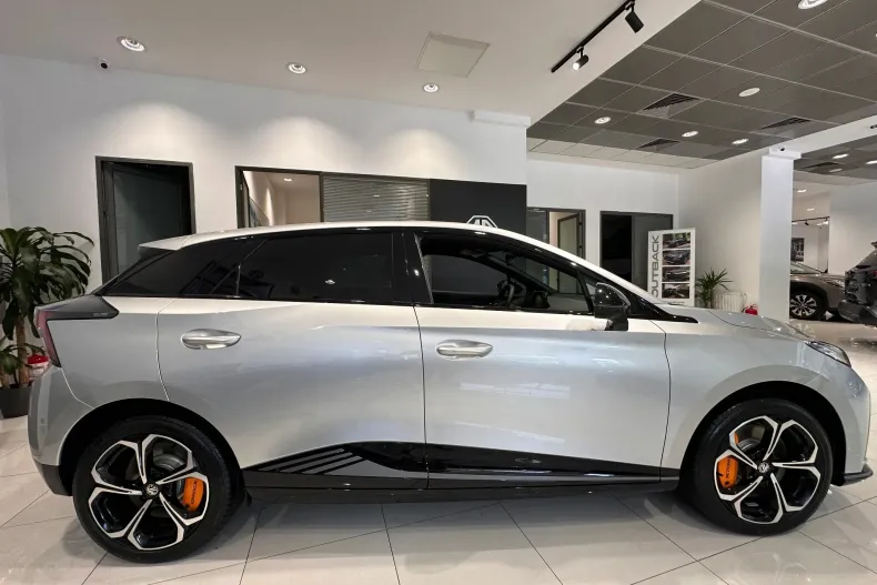 MG MG4 din 2024 cu 11 km - oferta MG0128007 - foto 6