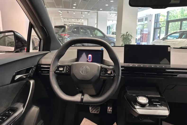 MG MG4 din 2024 cu 11 km - oferta MG0128007 - foto 9