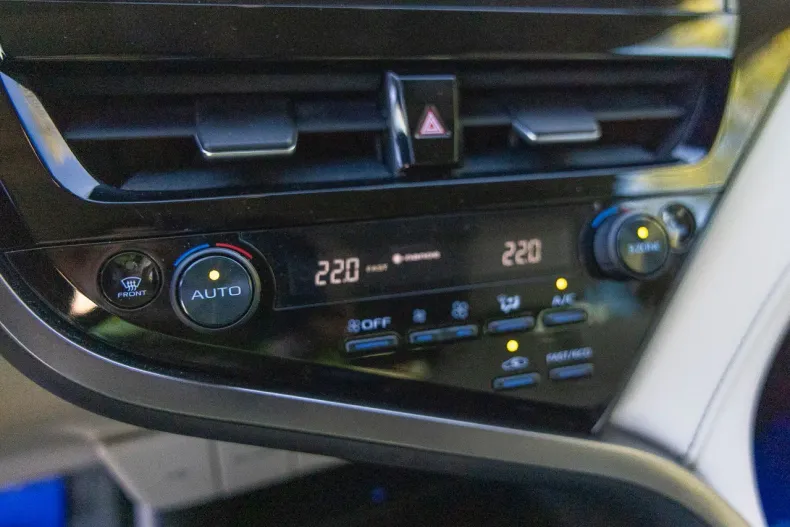 Toyota Camry din 2022 cu 86.994 km - oferta TOY128048 - foto 30