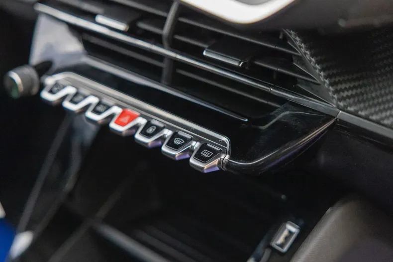 Peugeot 2008 din 2020 cu 142.212 km - oferta PEU128053 - foto 21