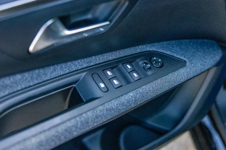 Peugeot 5008 din 2022 cu 103.000 km - oferta PEU128065 - foto 34