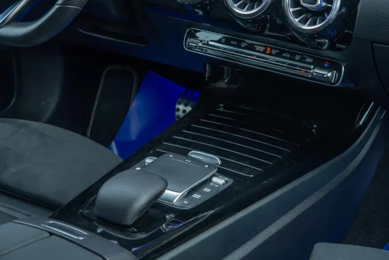 Mercedes-Benz CLA din 2020 cu 73.701 km - oferta MER128081 - foto 13