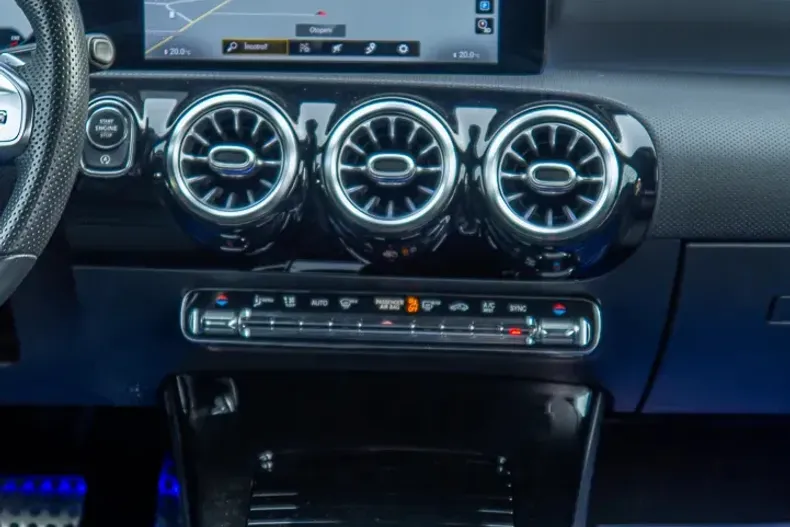 Mercedes-Benz CLA din 2020 cu 73.701 km - oferta MER128081 - foto 38